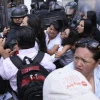 Incautan con violencia los bienes de la UNE