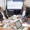 Empresas alertan despidos y AP no cede en alza tributaria