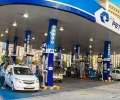 Desde el fin de semana, Quito y Guayaquil registran filas y desabastecimiento de gasolina Extra. La ARCH inspeccionó gasolineras y suspendió una en Quito este 11 de mayo.
