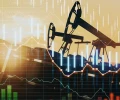 Los precios del crudo se dispararon tras nuevos enfrentamientos en Medio Oriente. La tensión sobre el estrecho de Ormuz mantiene en alerta a los mercados energéticos.