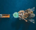 La guerra en Medio Oriente mantiene altos los precios del crudo y aumenta la presión sobre los subsidios a los combustibles en Ecuador