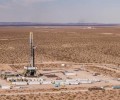 El aumento de la producción de crudo y las inversiones en infraestructura fortalecen las perspectivas del sector energético argentino