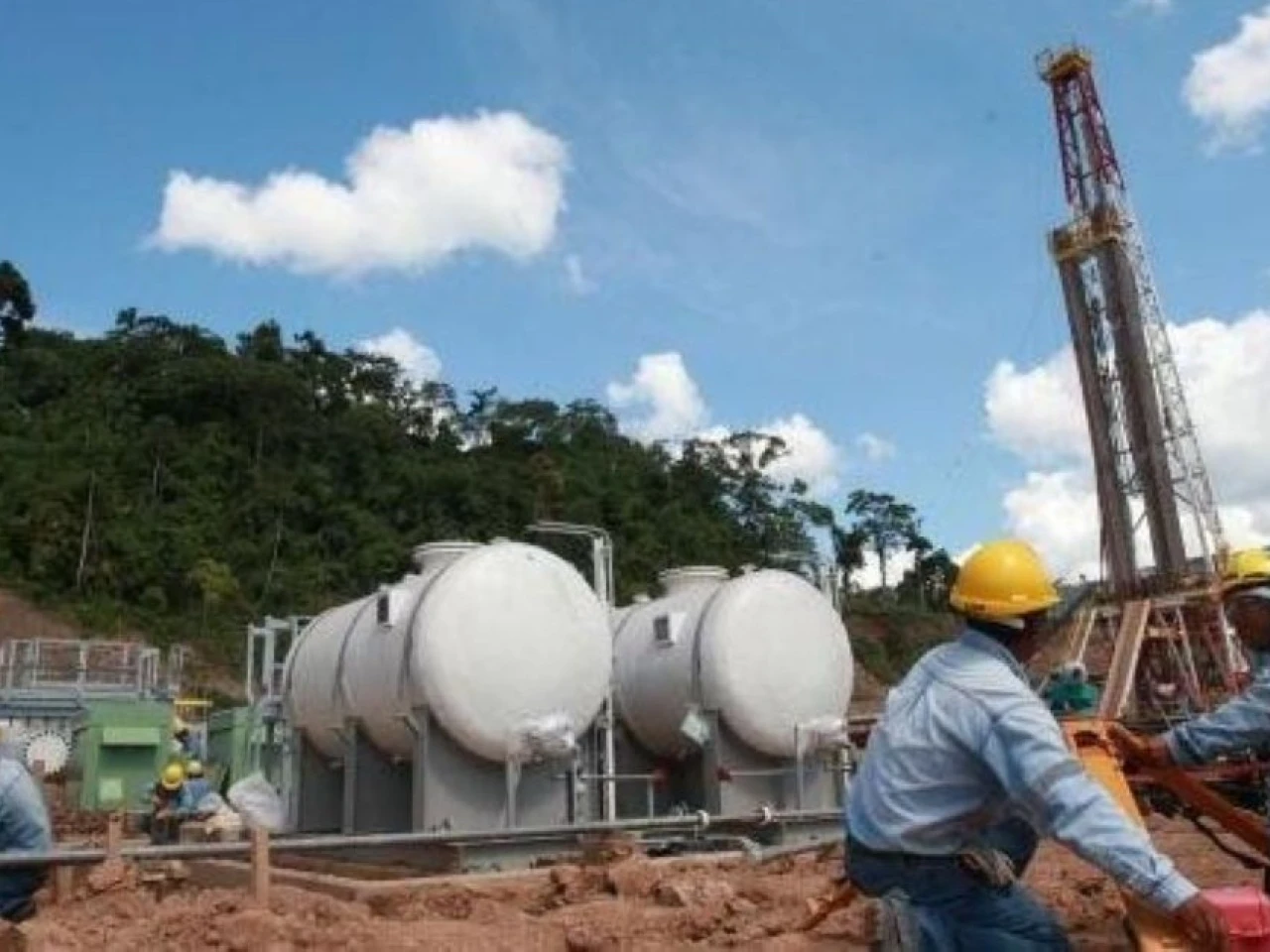 Perú: Exministro revela que seis empresas intentaron invertir en gas y abandonaron el país por trabas estatales
