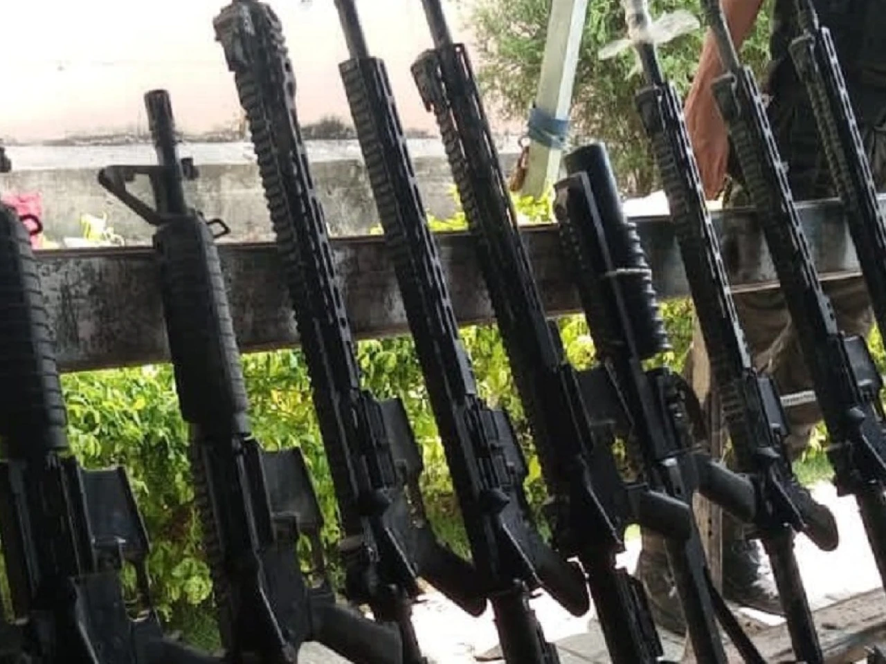 El arsenal de guerra incautado a presos tras la última masacre crece