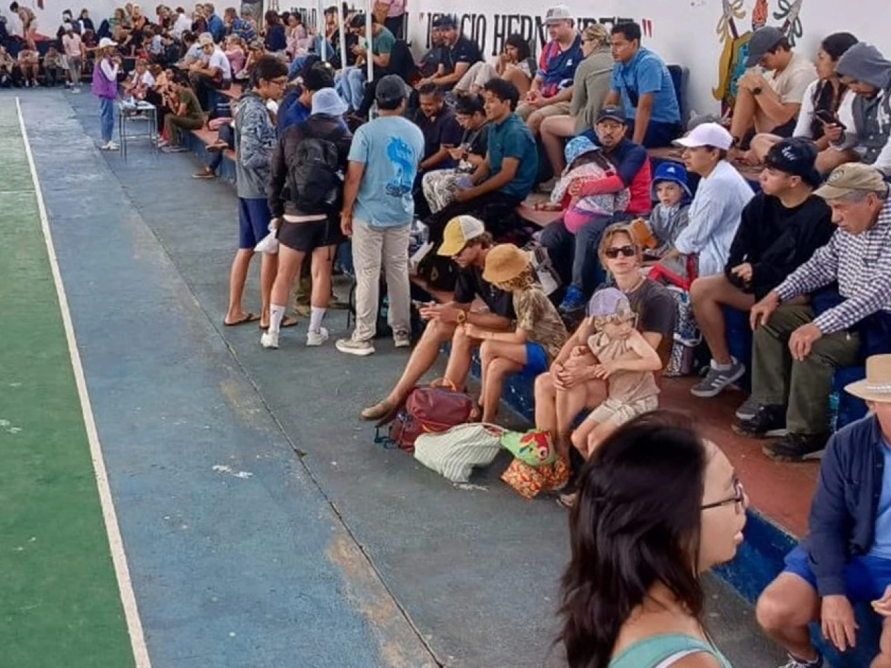 Galápagos Un millar de personas fueron evacuadas por alerta de tsunami