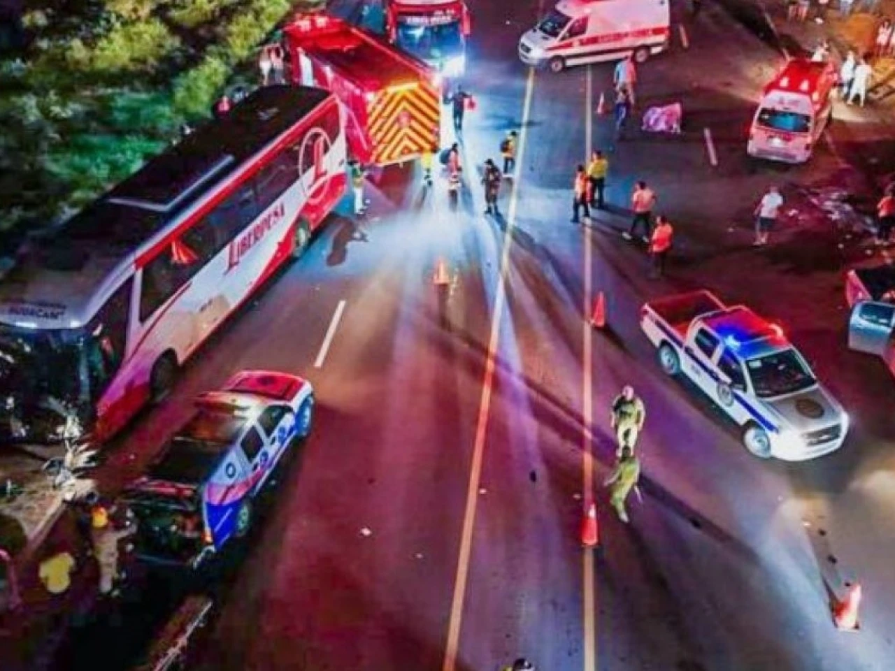 Choque en Santa Elena dejó un soldado muerto y 14 heridos