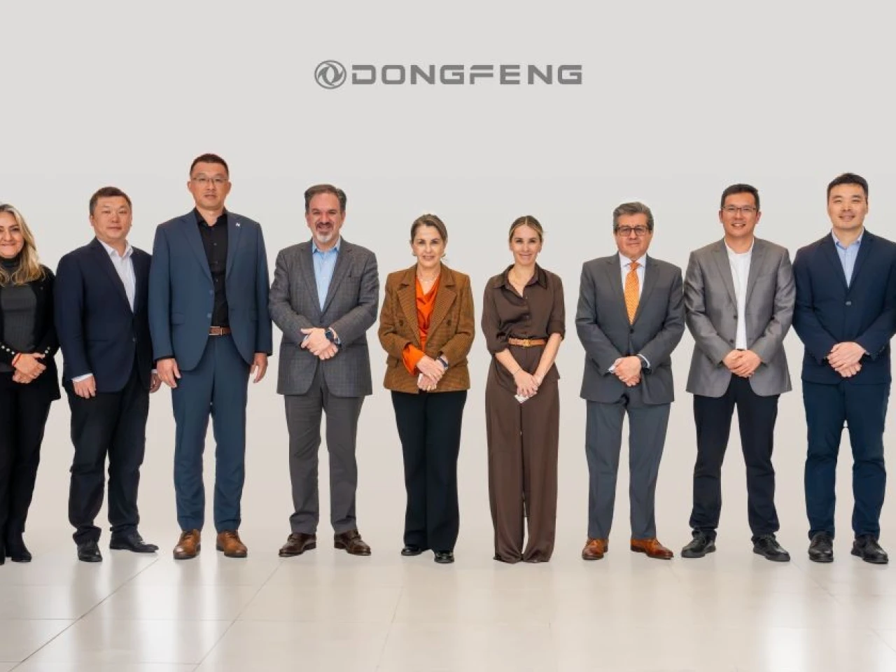 Delegación china de Dongfeng analiza expansión de Maresa en Ecuador