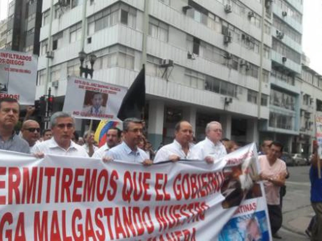 Asambleísta Andrés Páez anuncia demanda contra El Telégrafo
