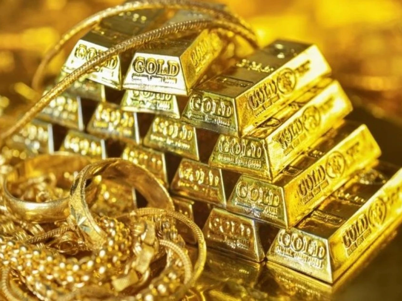 Oro cede ligeramente, pero se mantiene sobre los $ 4.000