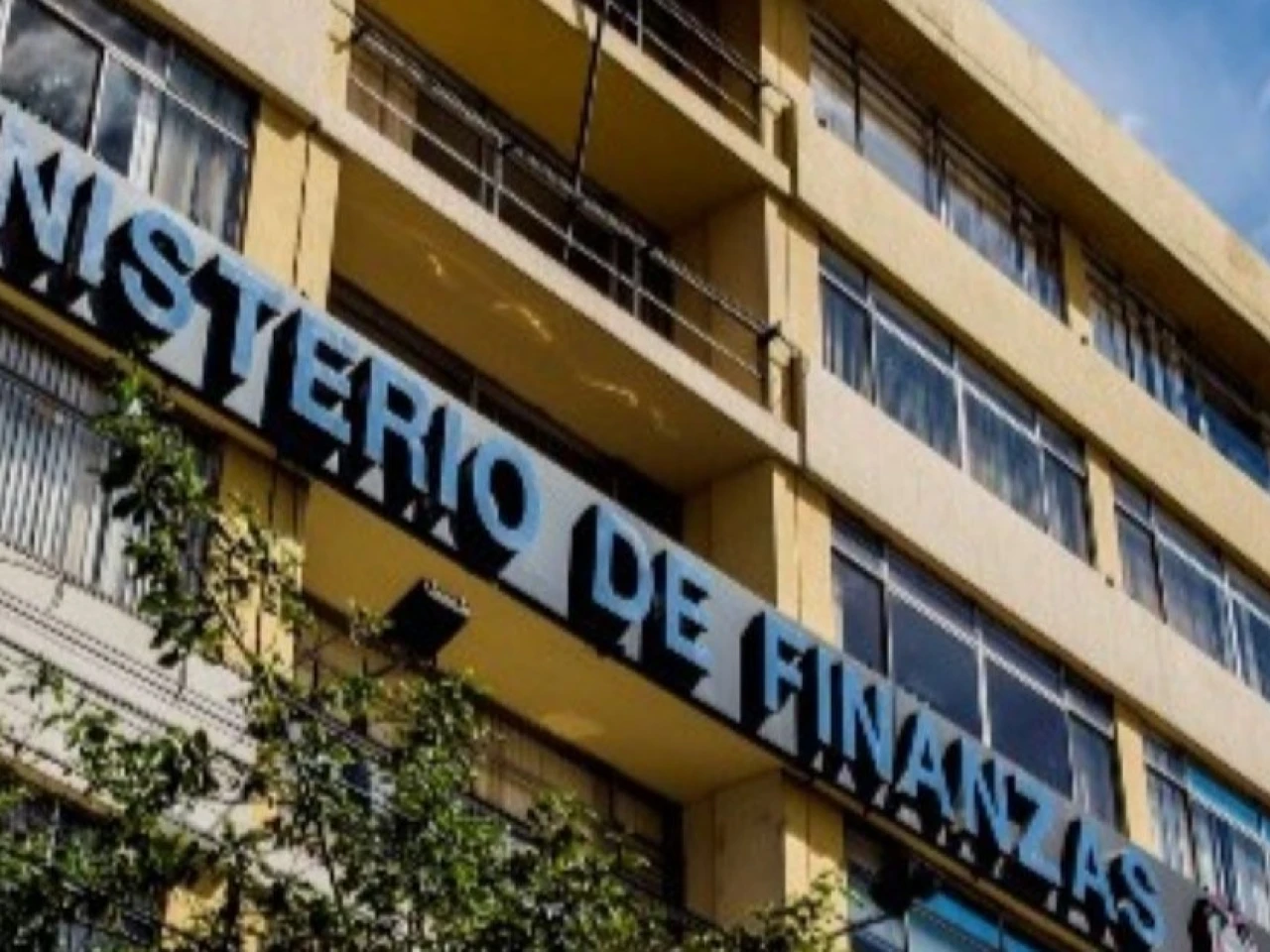 Estado recibe USD 12.220 millones hasta mayo, un 23 % más que hace un año