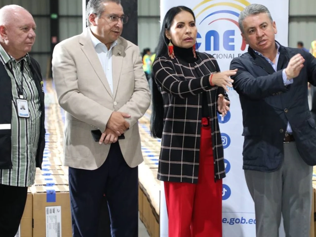 CNE inició la distribución de paquetes electorales hacia el exterior