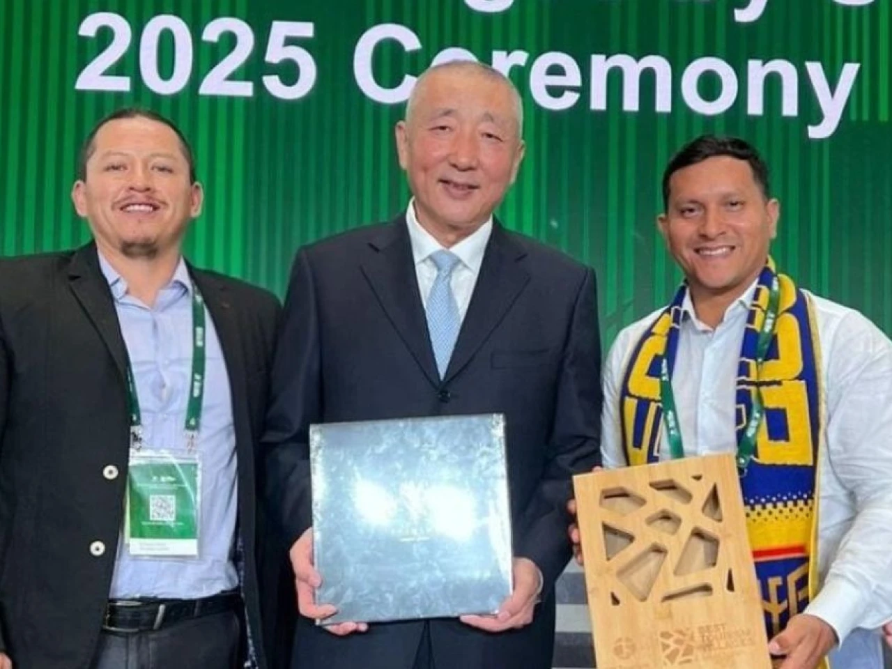 Pacto recibió reconocimiento como ‘Best Tourism Village’