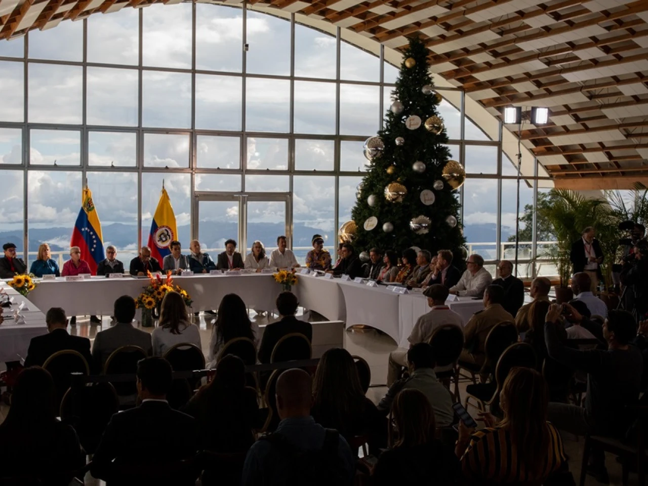 Colombia: El Gobierno y el ELN volverán a reunirse entre el 19 y 25 de noviembre