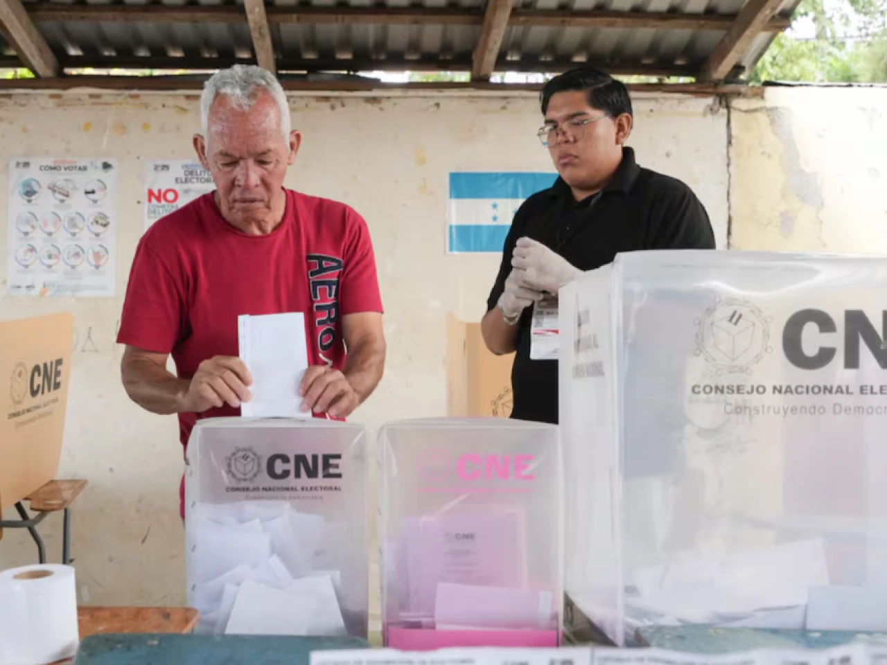Ecuador y varios países piden proteger elecciones en Honduras 