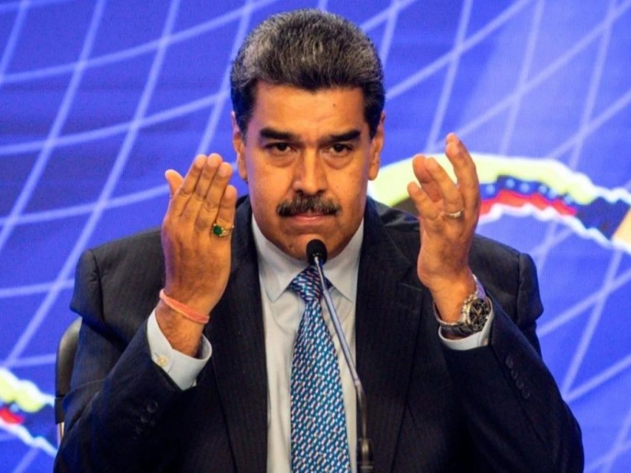 Maduro insiste en que hubo un "tremendo fraude" en Ecuador