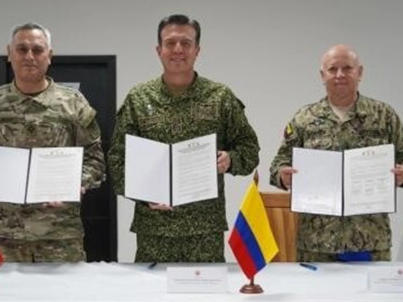  Militares de Ecuador, Colombia y Perú coordinan operaciones en triple frontera 