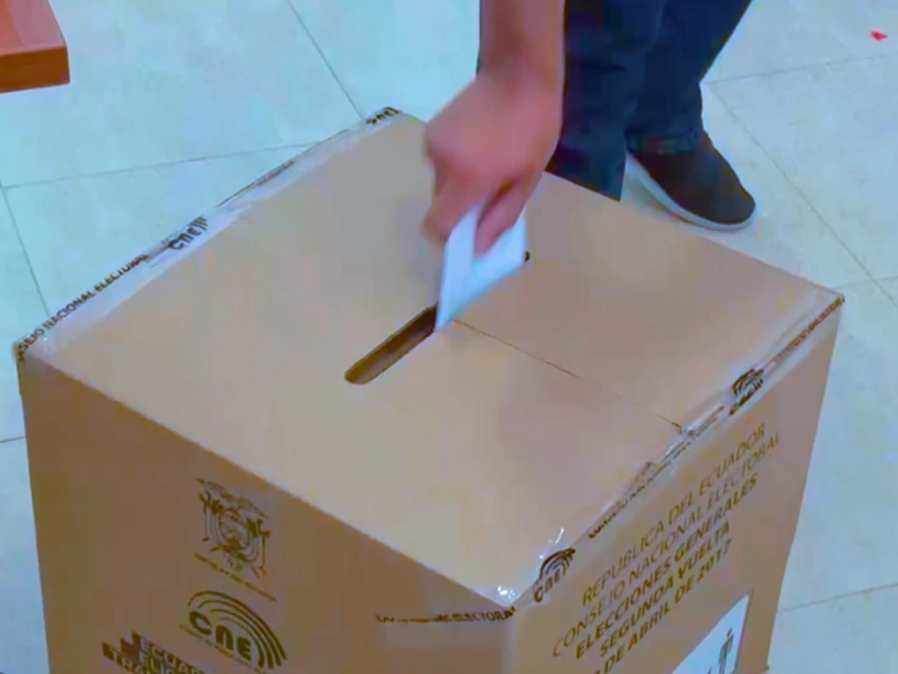 Más de 400.000 ecuatorianos están aptos para votar en el exterior el 21 abril