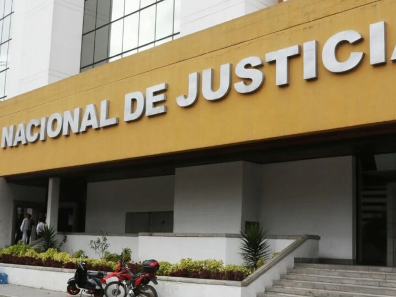La Fiscalía allanó los despachos de 2 juezas de la Corte Nacional