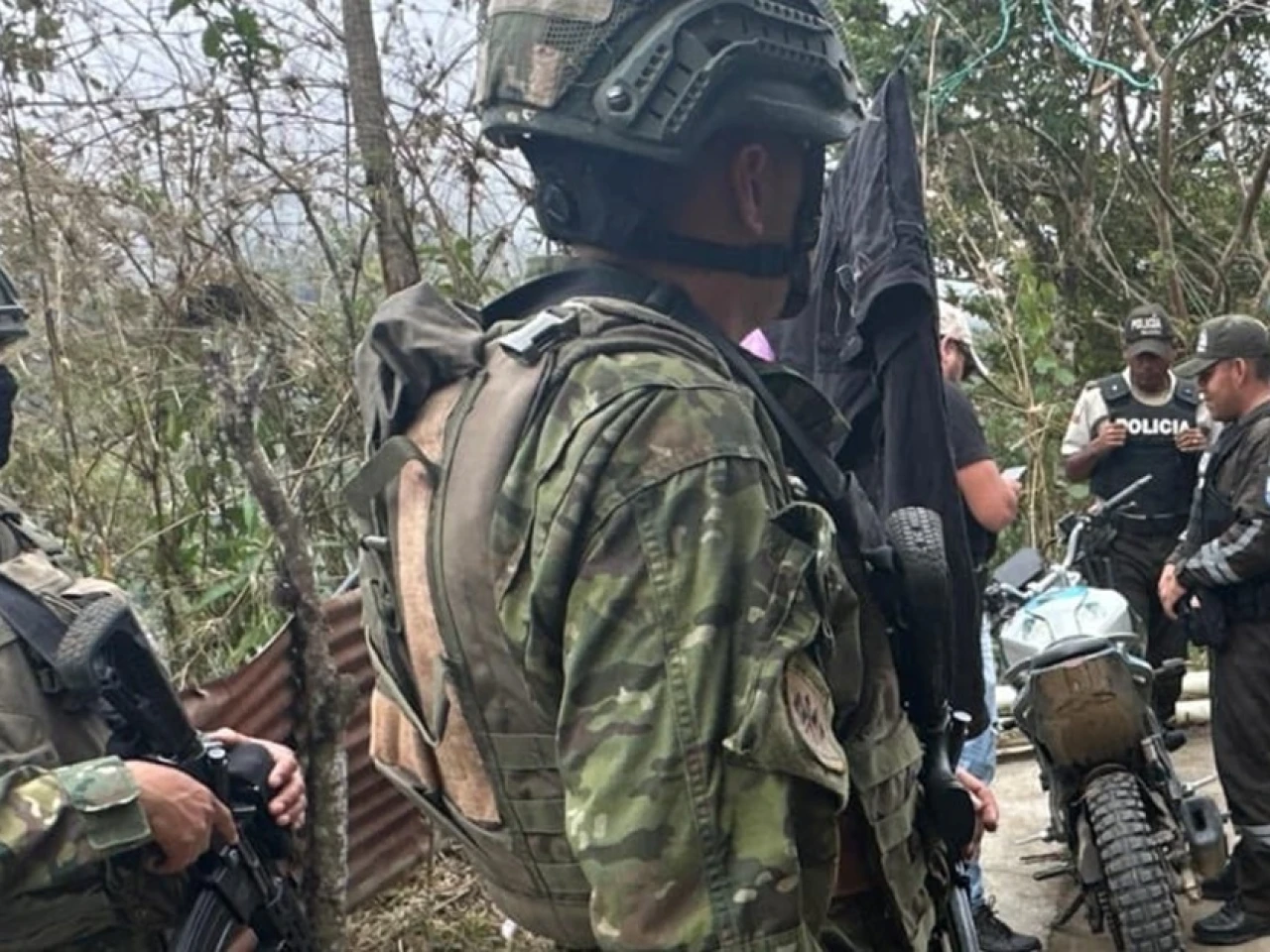  El Ejército decomisó material y maquinaria para la minería ilegal en Imbabura