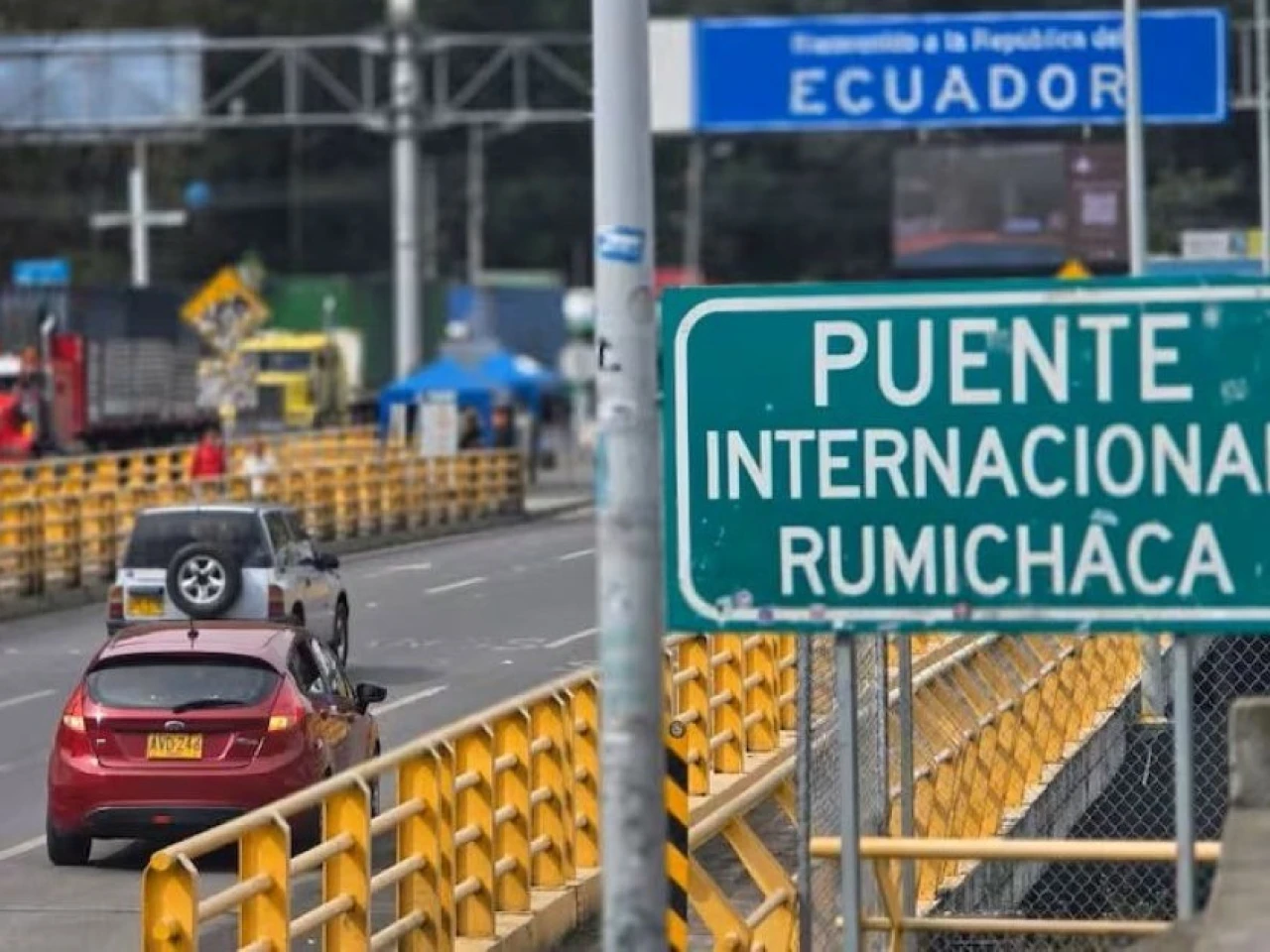 Ecuador reduce al 75 % el recargo a productos colombianos en busca de una tregua comercial