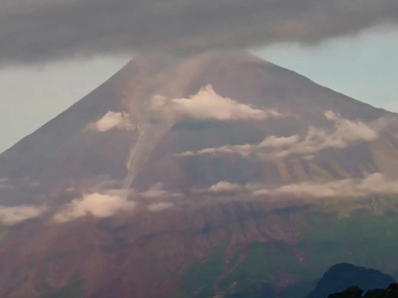 El Sangay genera un promedio de 26 explosiones cada hora