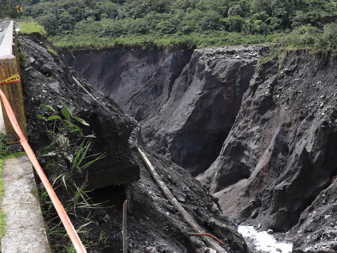 La erosión del río Coca avanza y sigue causando destrucción