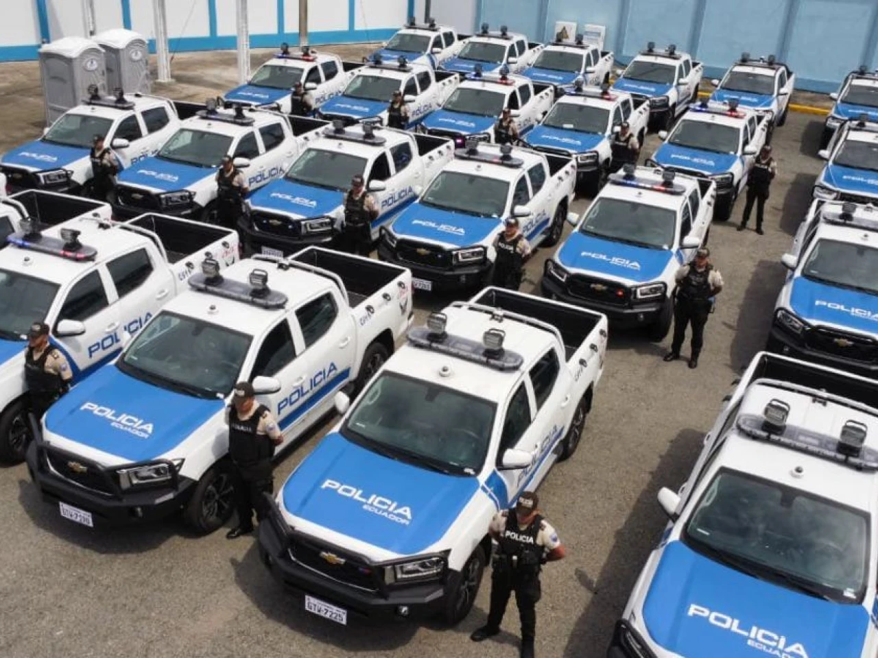 Gobierno entrega 230 vehículos a la Policía para reforzar seguridad a nivel nacional