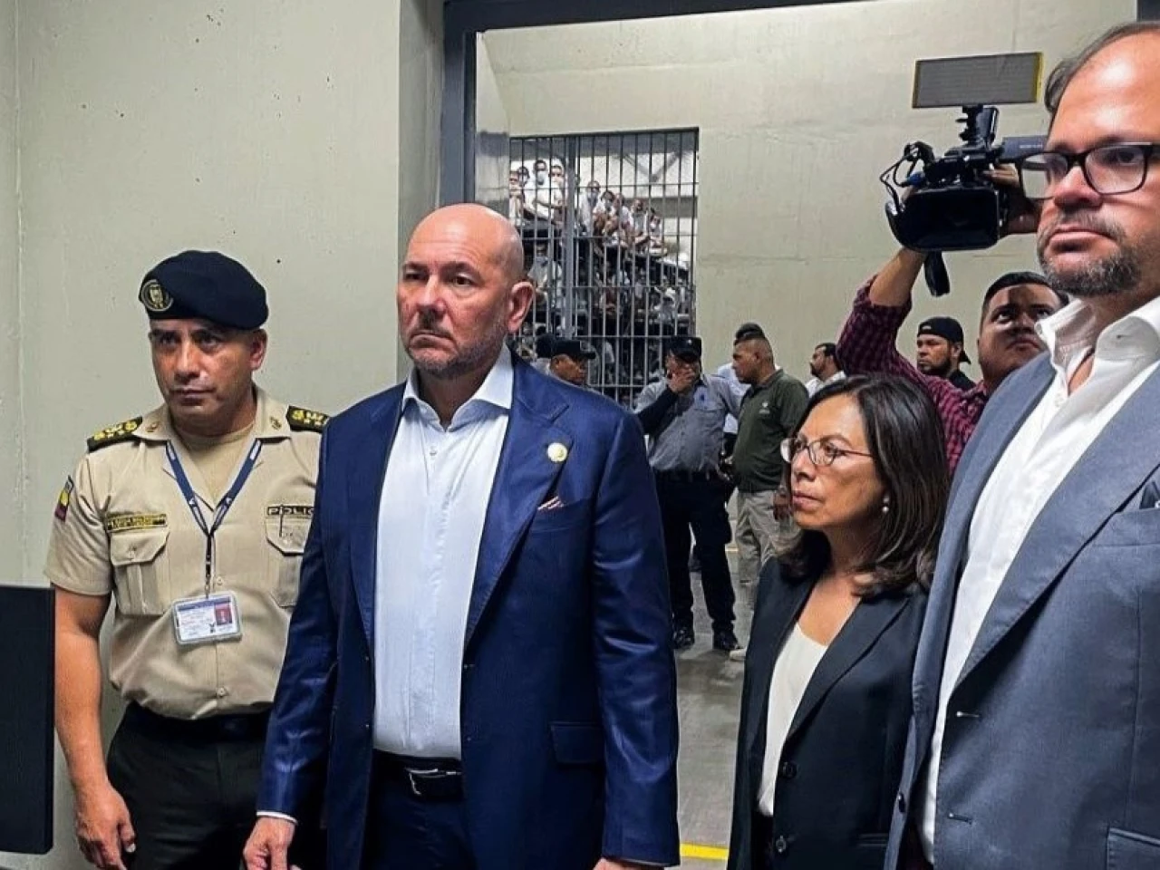 John Reimberg recorrió la megacárcel de El Salvador