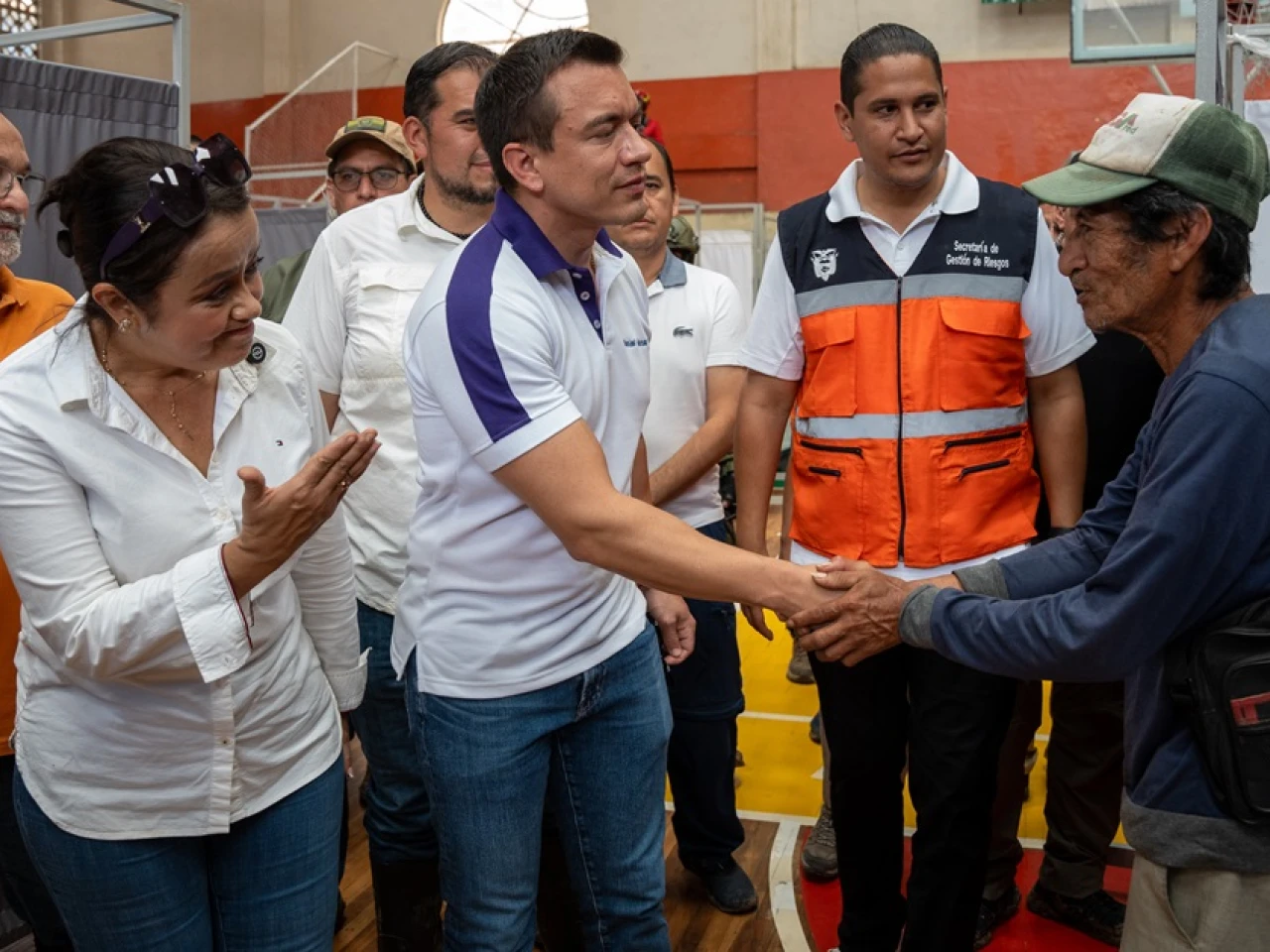 Noboa recorre la zona de aluvión que dejó dos fallecidos y más de 400 afectados en Ecuador
