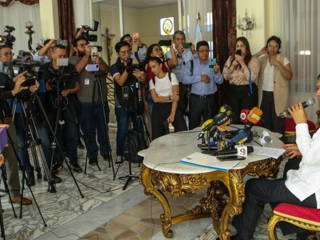 El papa Francisco "rezaba todos los días por Ecuador"