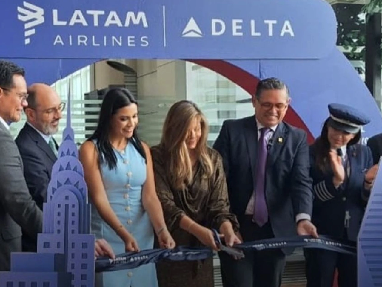 Latam inauguró vuelo directo Guayaquil-Nueva York