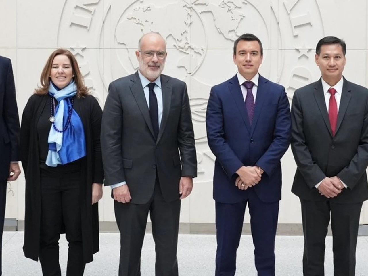 Ecuador deberá eliminar subsidios y crear impuestos para cumplir con el FMI
