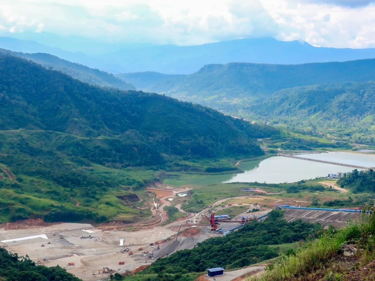 El Pangui, entre el progreso económico y el cambio de paisaje por la minería