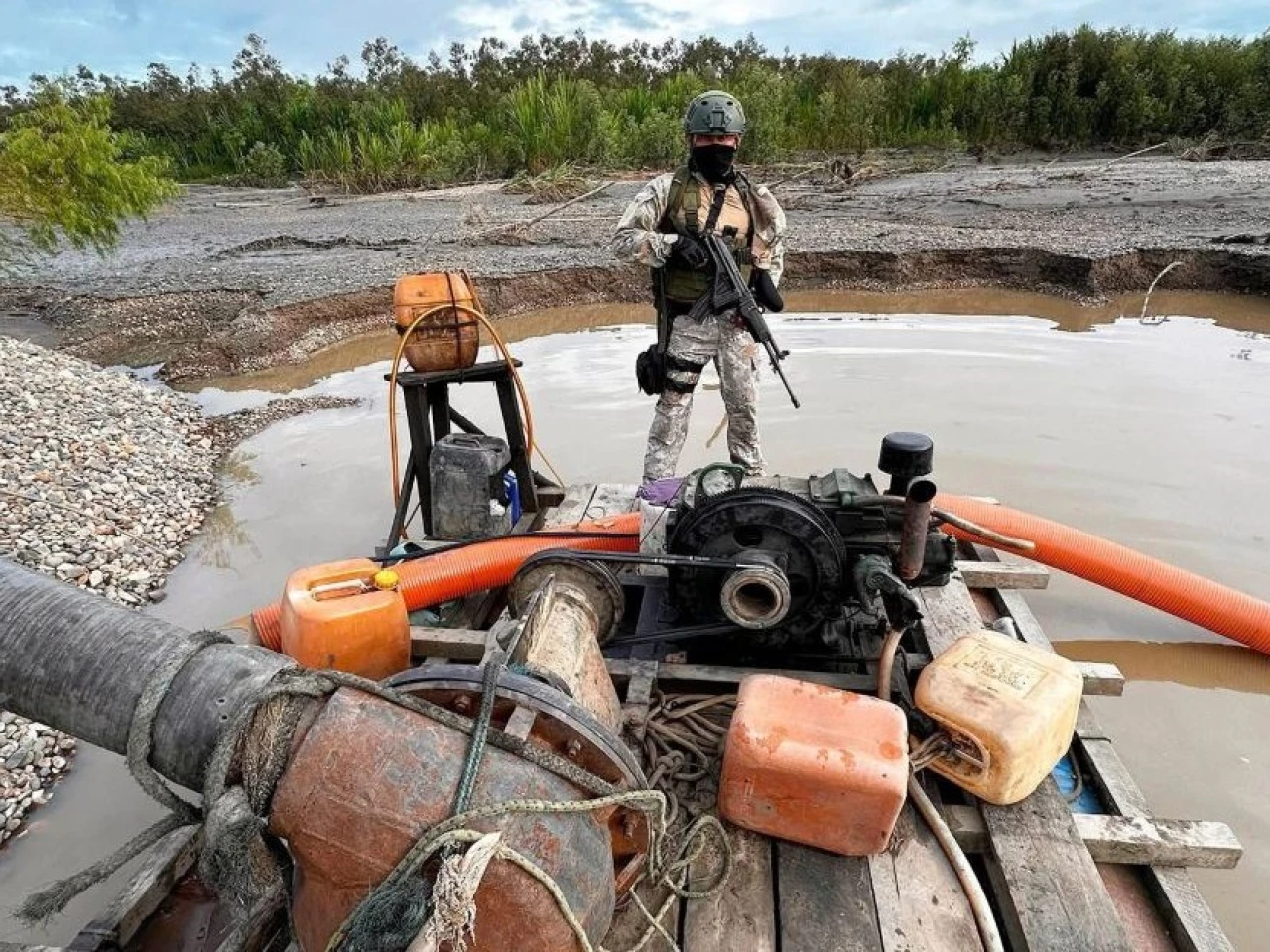 Perú: Minería ilegal genera más ingresos ilícitos que el narcotráfico