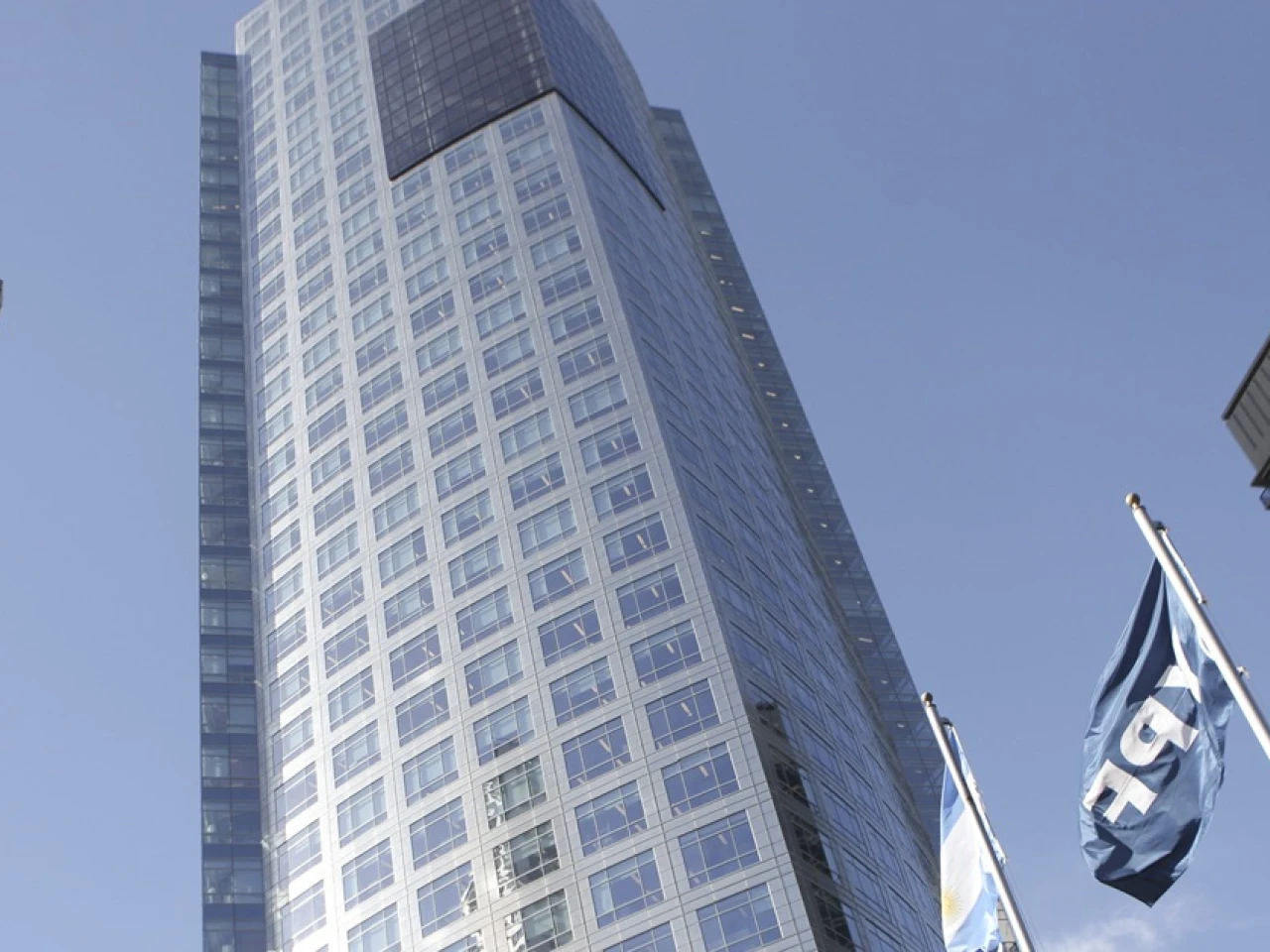 Argentina: YPF abre nueva ronda para vender áreas maduras