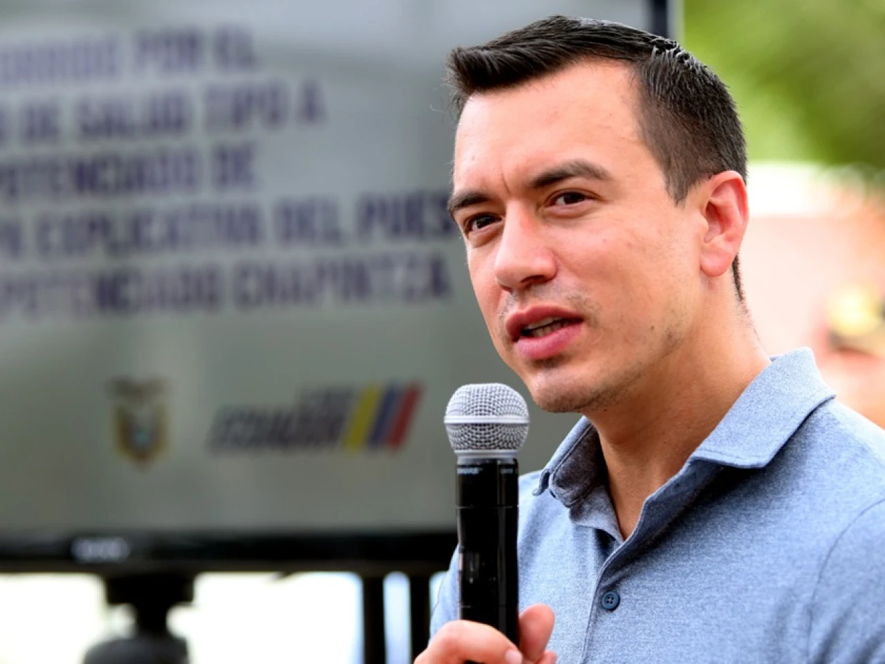 Noboa pidió la renuncia de Arrobo por los apagones