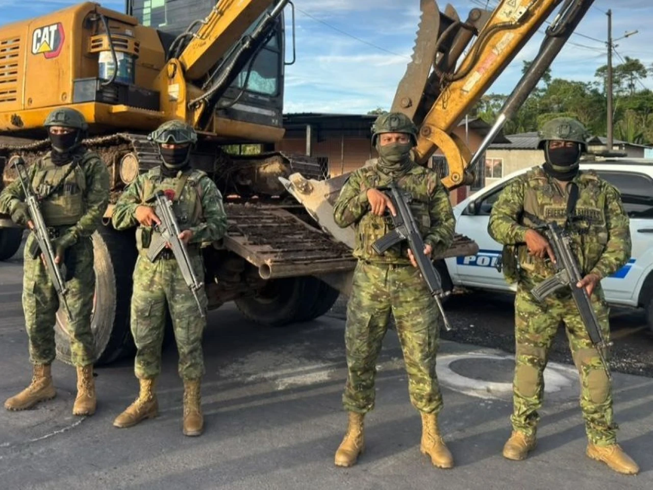 Ejército ejecuta operativos contra minería ilegal en tres provincias amazónicas