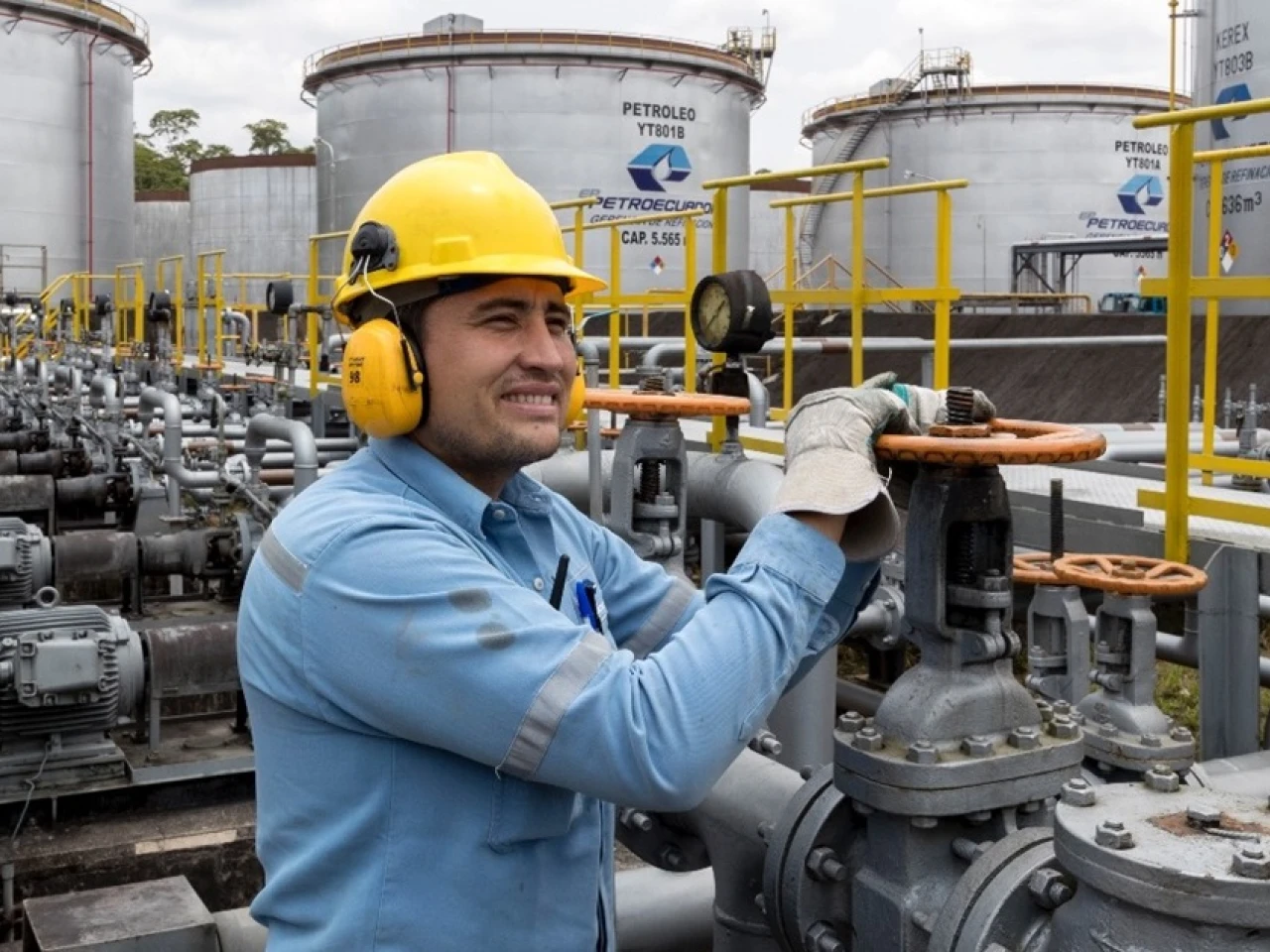 La propuesta que el turismo reemplace al petróleo y a la minería en Ecuador es un disparate 