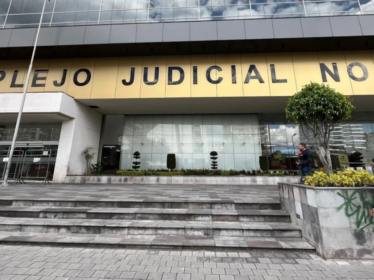 Policías, acusados de traficar cocaína del 'Gato Farfán', irán a juicio