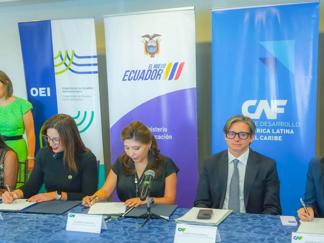 OEI y CAF firman una alianza con Ecuador para transformar el sistema educativo