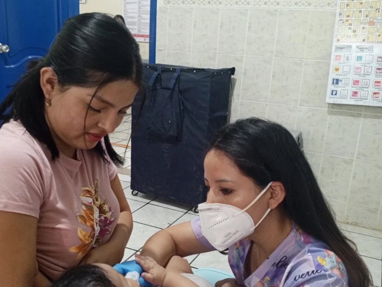Niños de Zamora reciben controles médicos preventivos