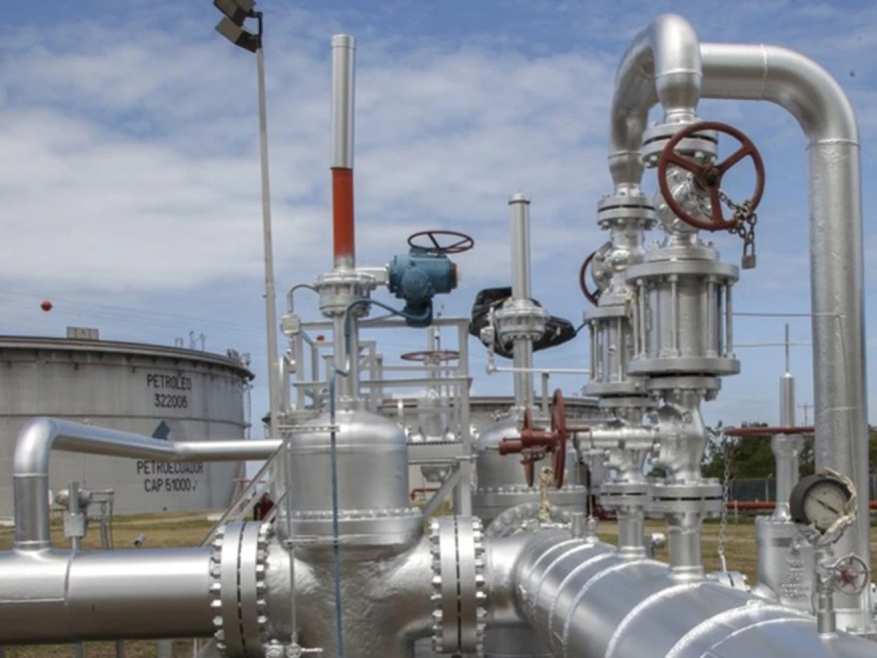 El petróleo WTI, referente de Ecuador, subió a $ 83,88 el barril