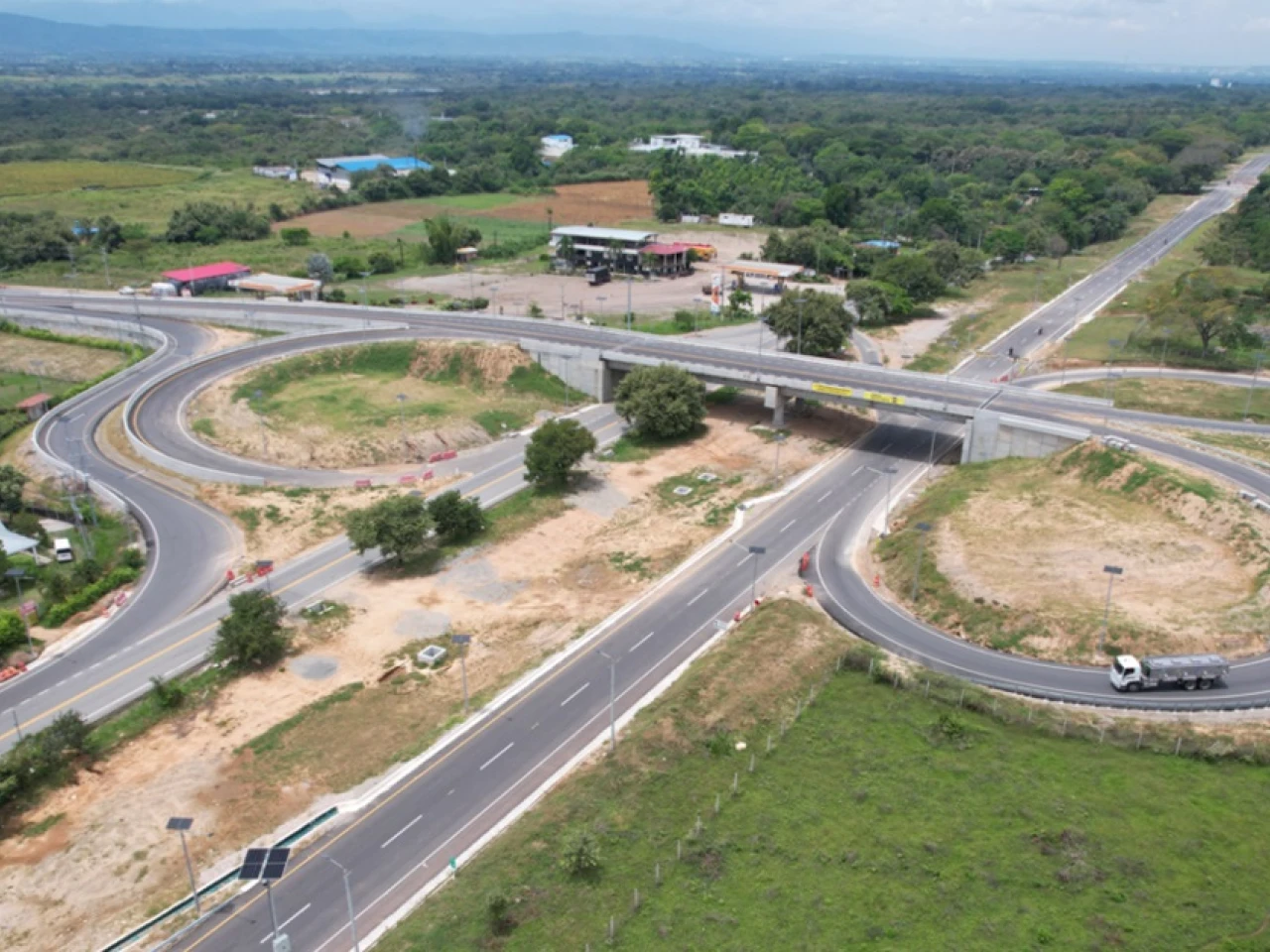 Santana-Mocoa-Neiva avanza como corredor clave para el sur de Colombia