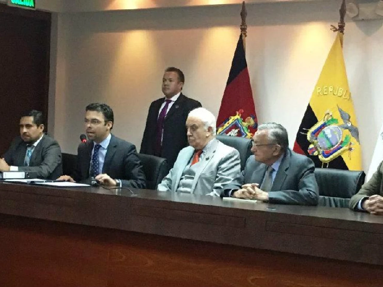 Partidos denuncian el 'mayor fraude electoral en la historia del Ecuador'