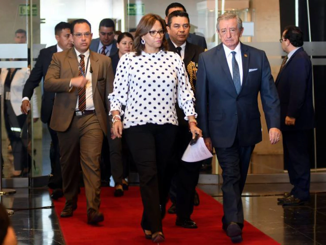 Ministro Oswaldo Jarrín anuncia depuración en Fuerzas Armadas