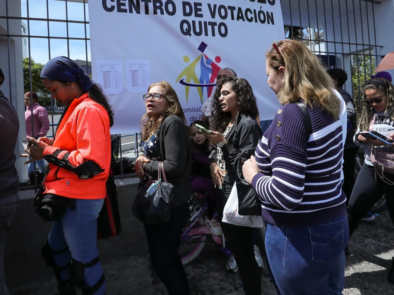 Miles de venezolanos vivieron una fiesta democrática en Ecuador