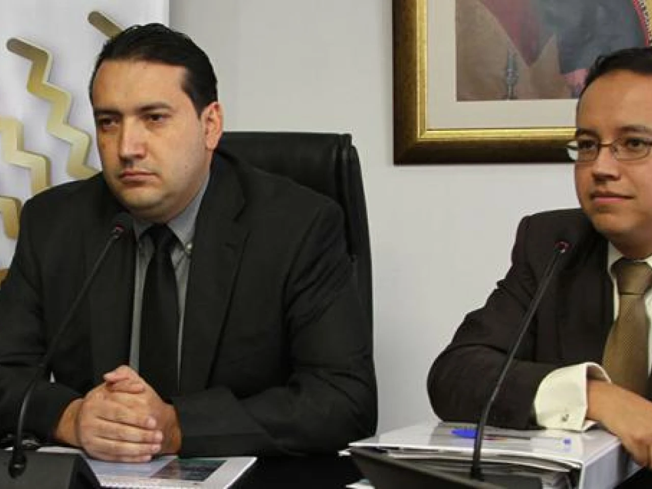 Contraloría confirmó glosa de USD 77,2 millones en contra de los exministros Patricio Rivera y Fausto Herrera