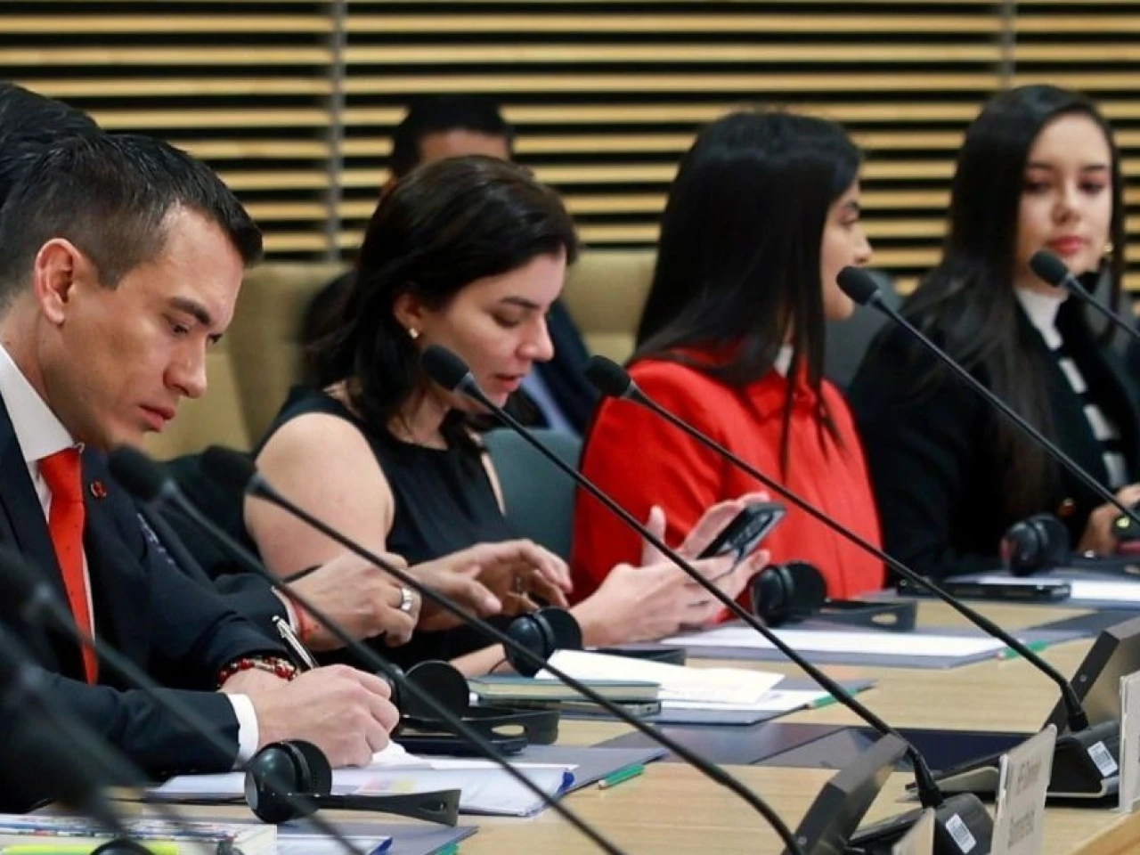 Ecuador presentó en Europa portafolio de inversión en energía, hidrocarburos y minería