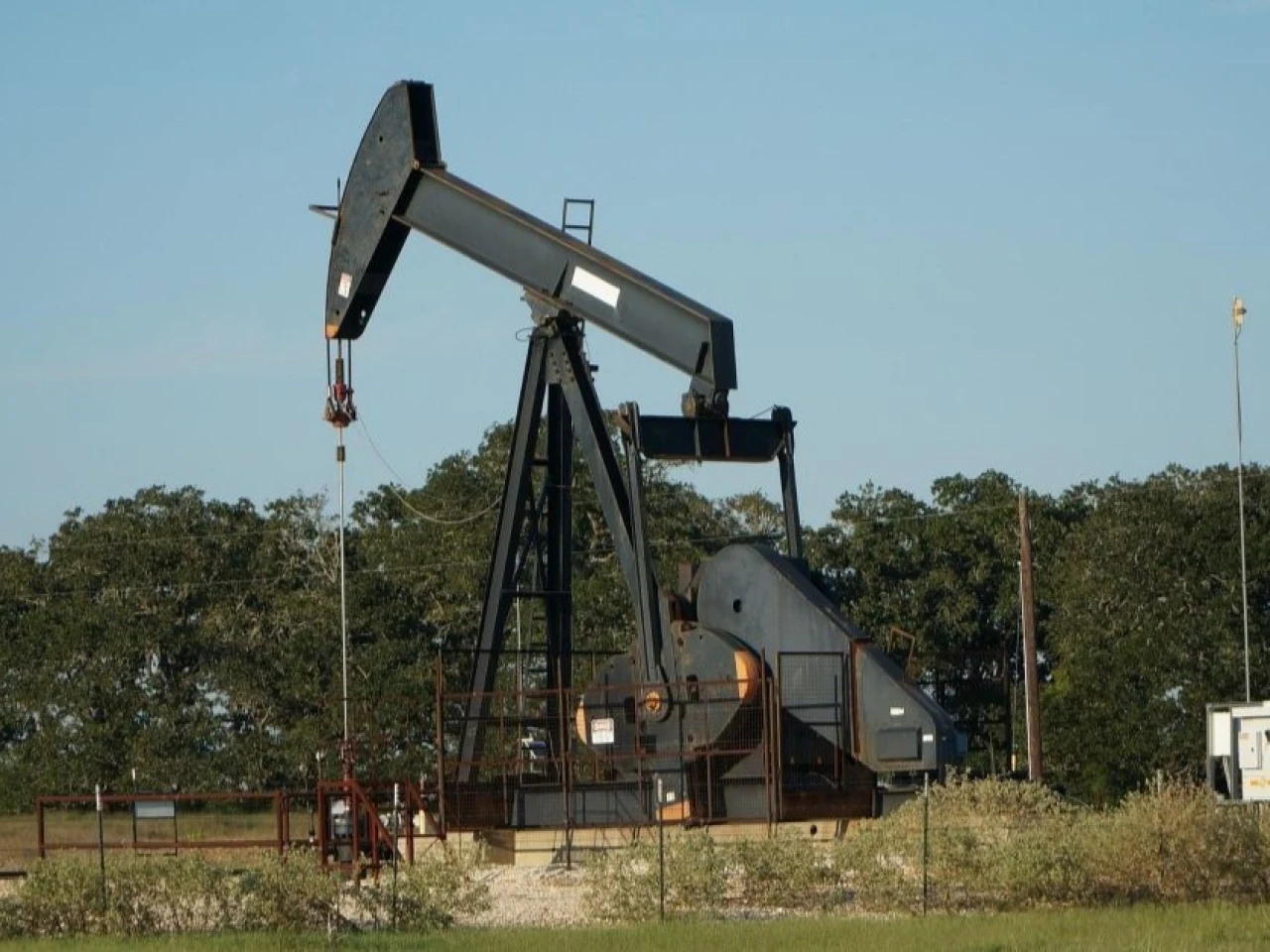 Alza del petróleo por conflicto en Oriente Medio mejora cuentas de Colombia