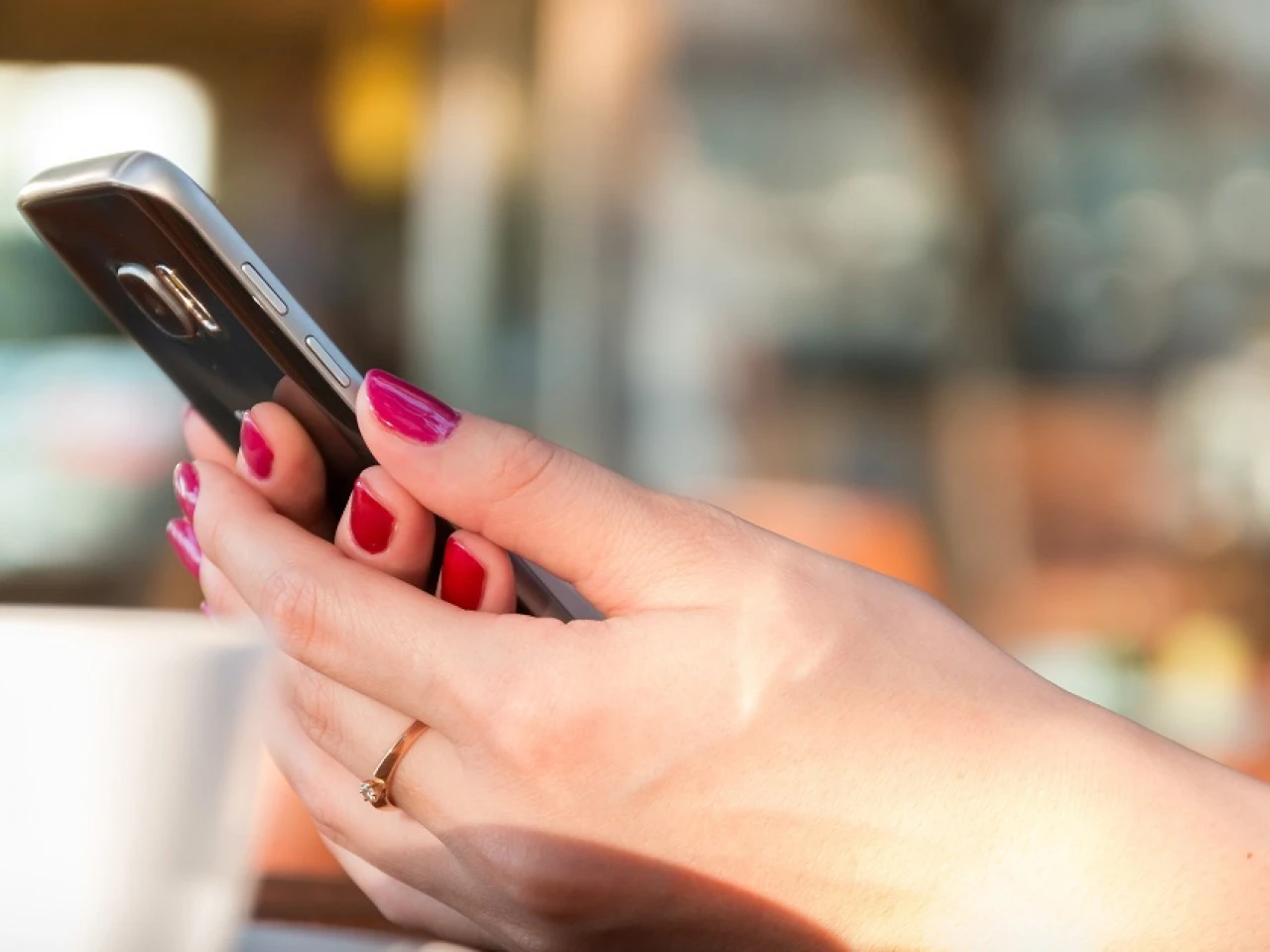 ¿Qué es el eSiM y cómo puede cambiar la forma en que usamos nuestros dispositivos móviles?